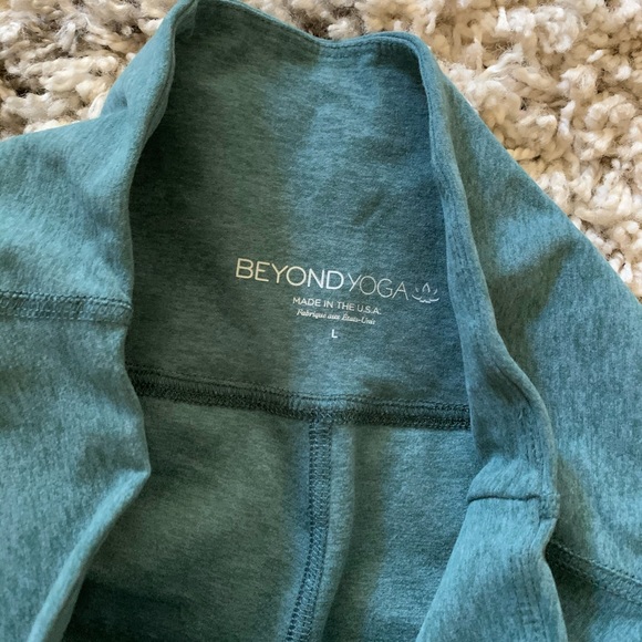 Beyond Yoga Take Me Higher Legging - Picture 4 of 4